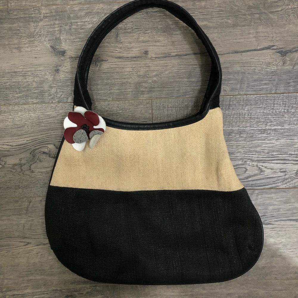 Vintage Y2K Black and and Tan Purse 2000 90s fashion Flower Appliqué